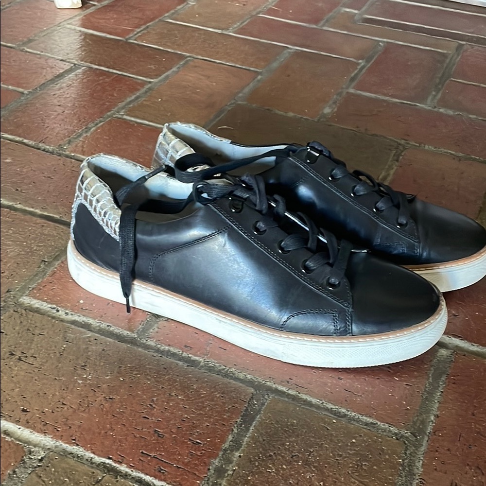 Johnston & Murphy Women's Callie Low Top Lace Up  Black‎ Shoes sneakers